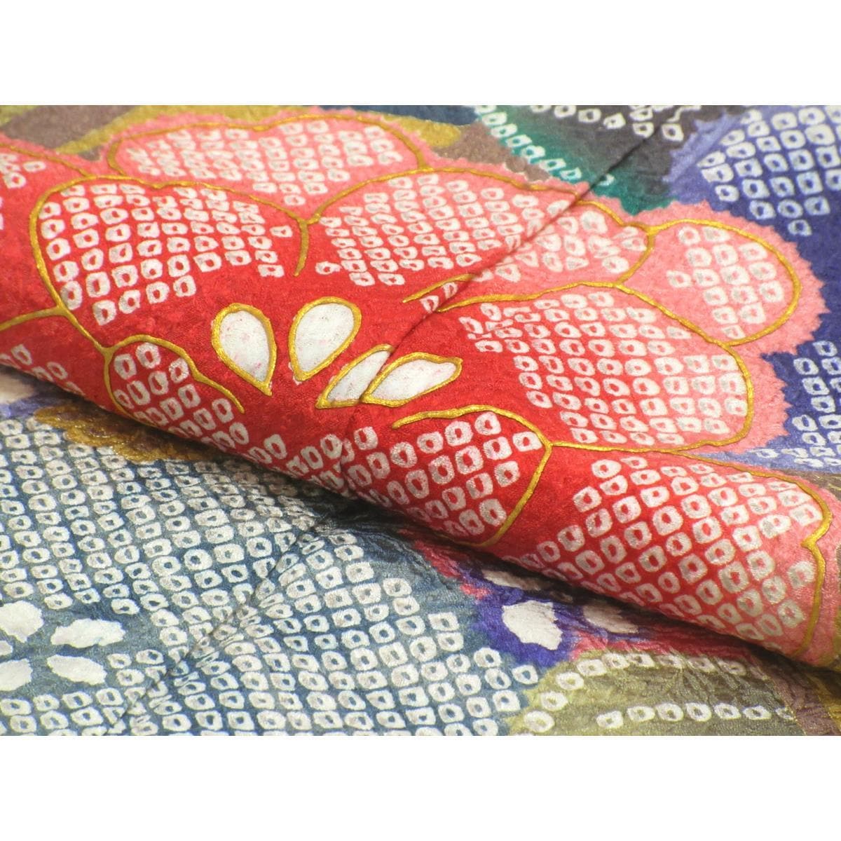 振袖　総絞り　金彩加工　きもの・長襦袢　２点セット