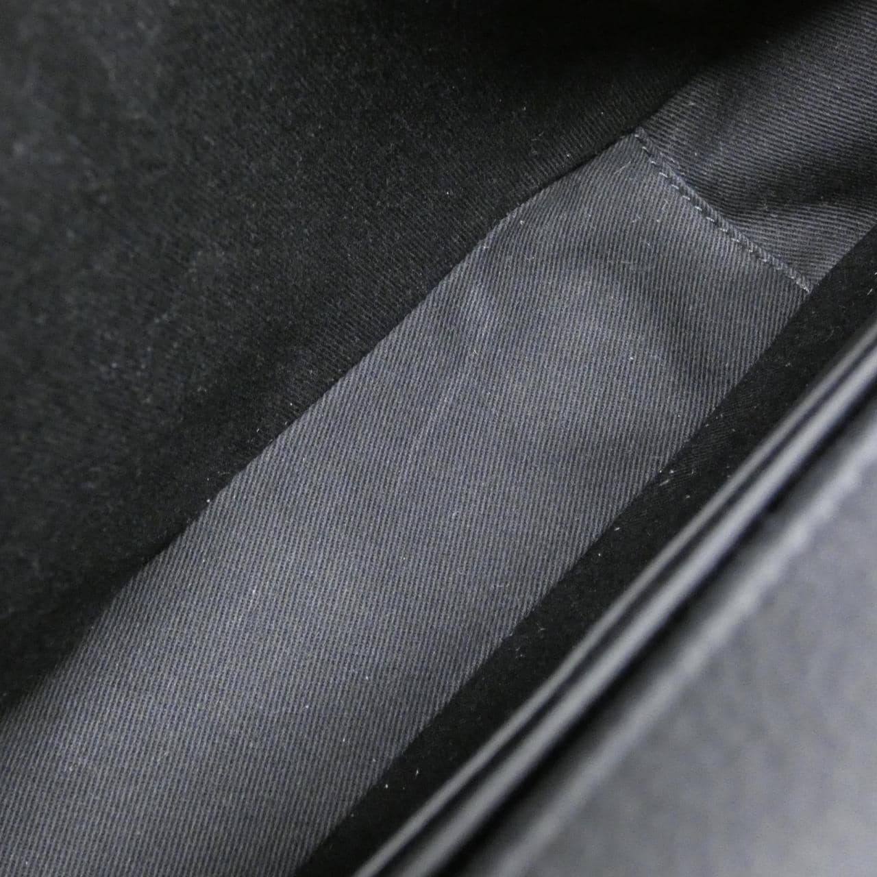 サルヴァトーレフェラガモ 24 1407 ショルダーバッグ