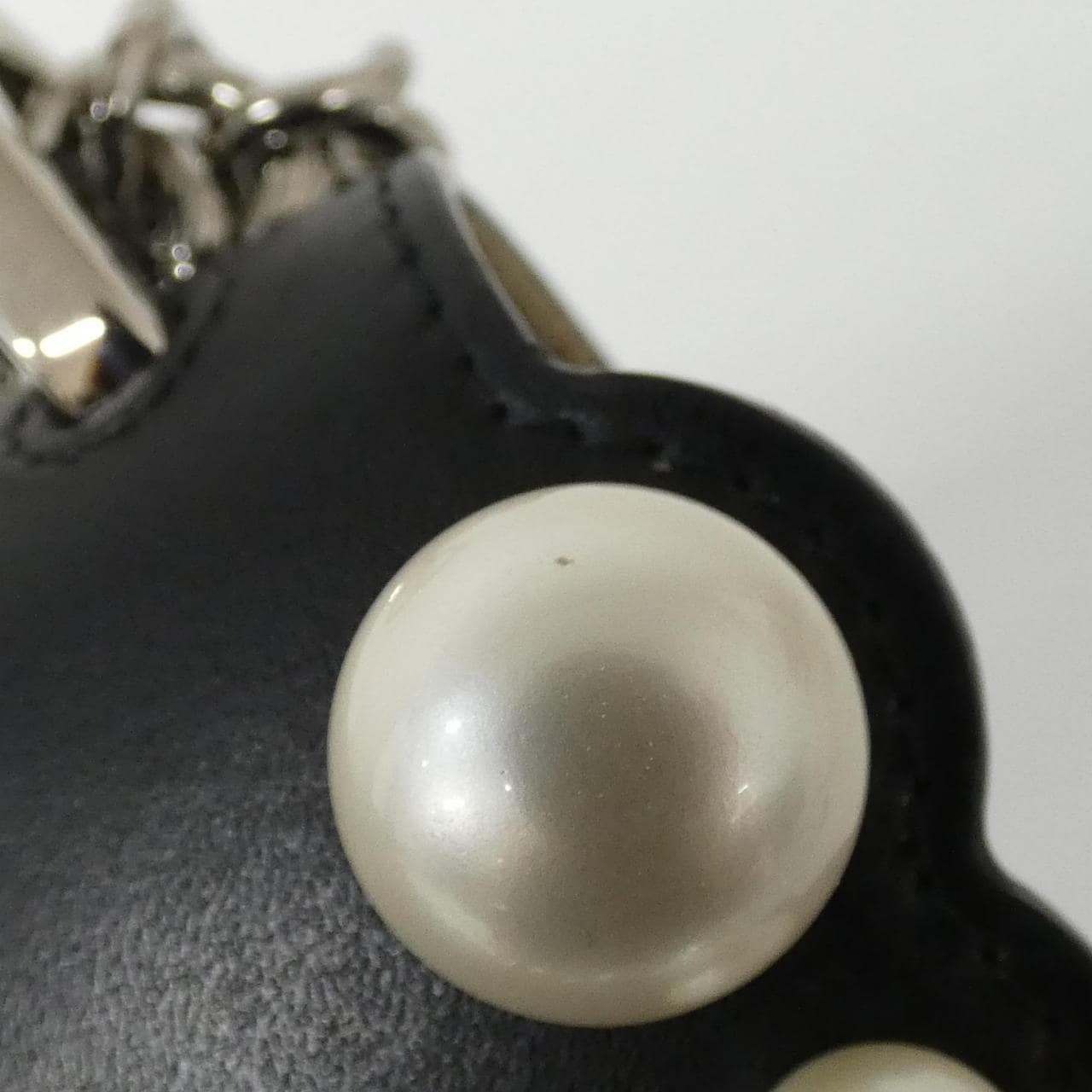 フェンディ  キャナ イ ミニ 8M0381 A0ZR ショルダーバッグ