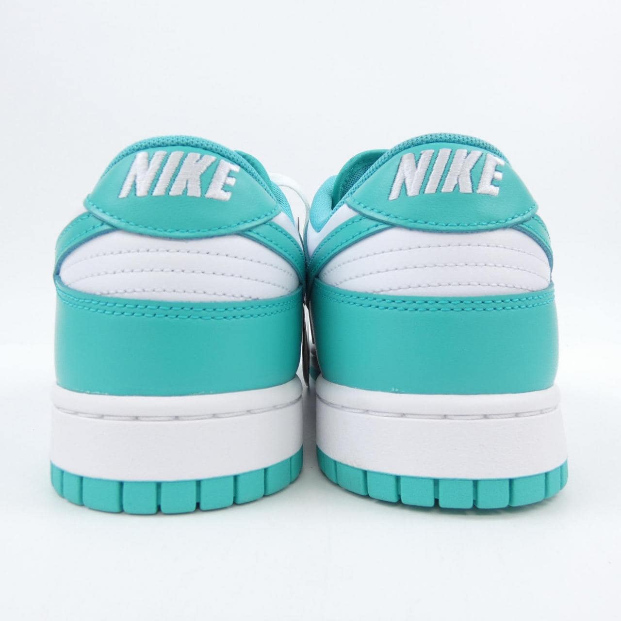 ナイキ NIKE スニーカー