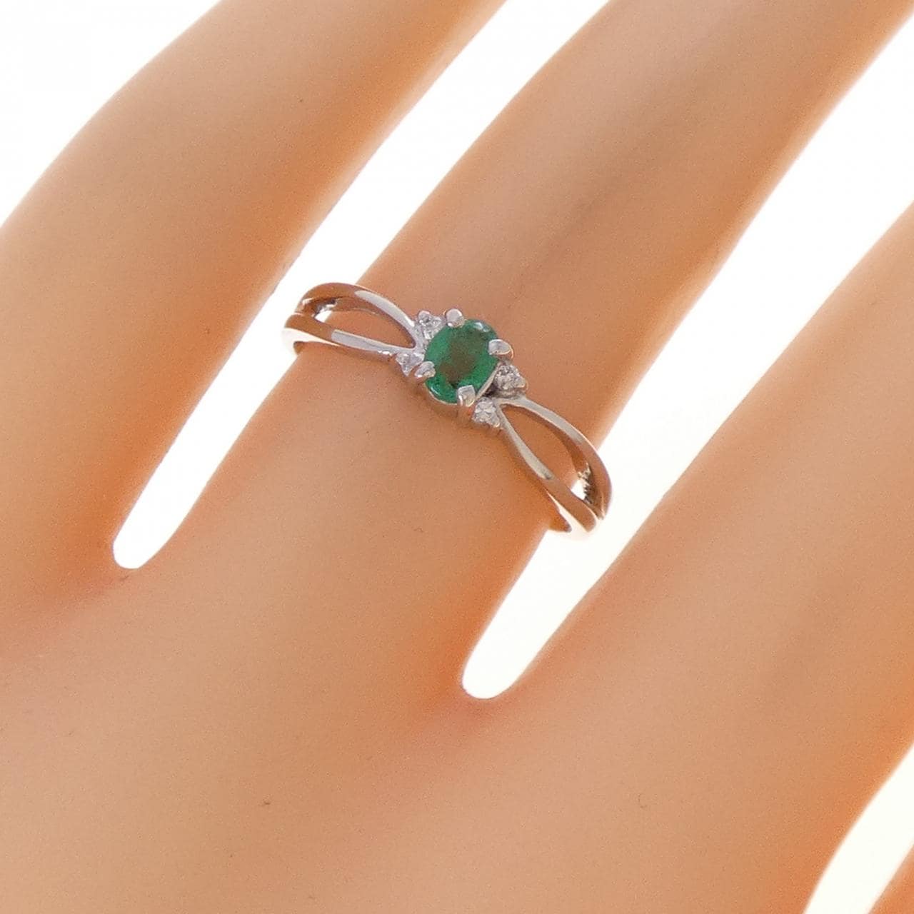 PT900 エメラルド リング 0.18CT