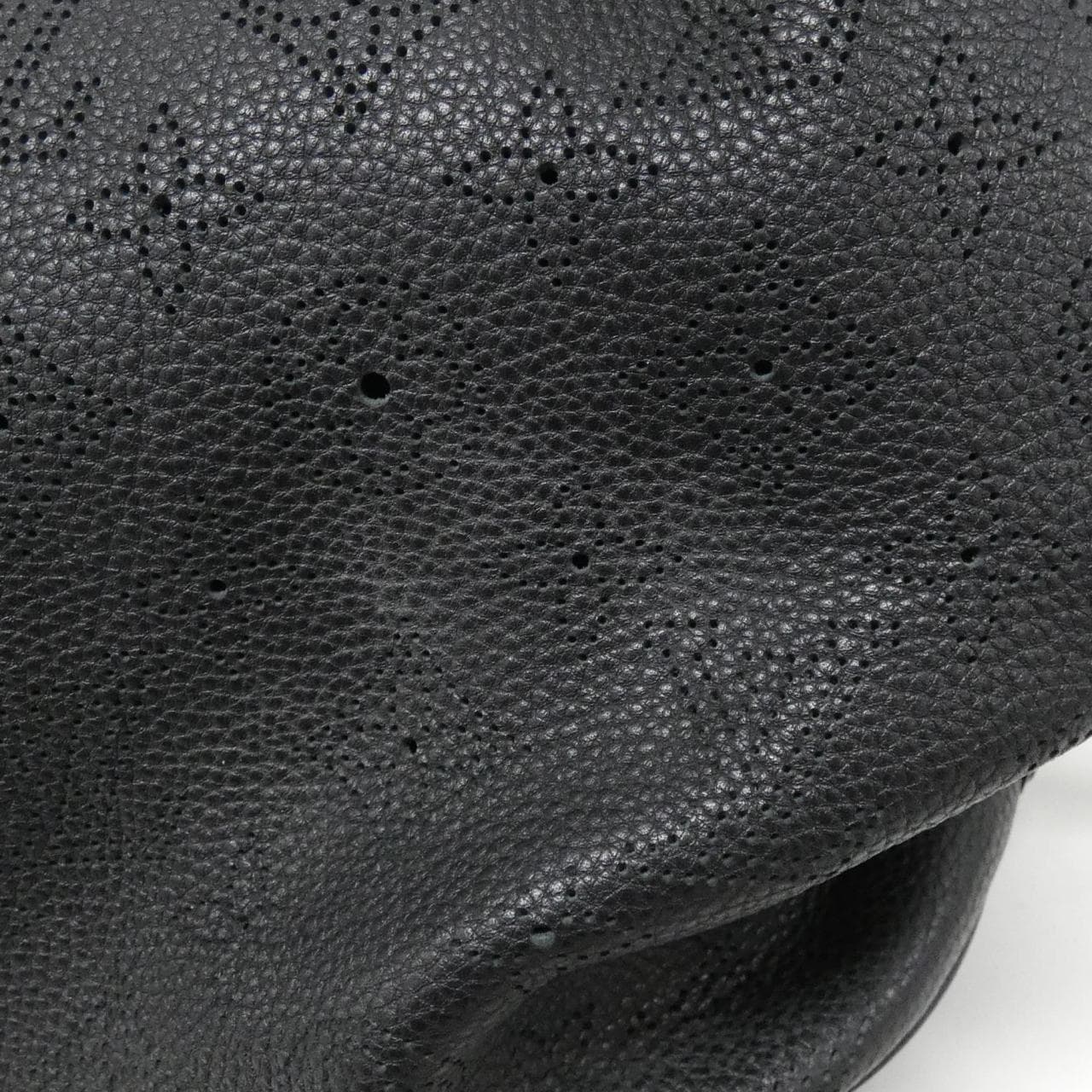 ルイヴィトン マヒナ L M95765 ショルダーバッグ