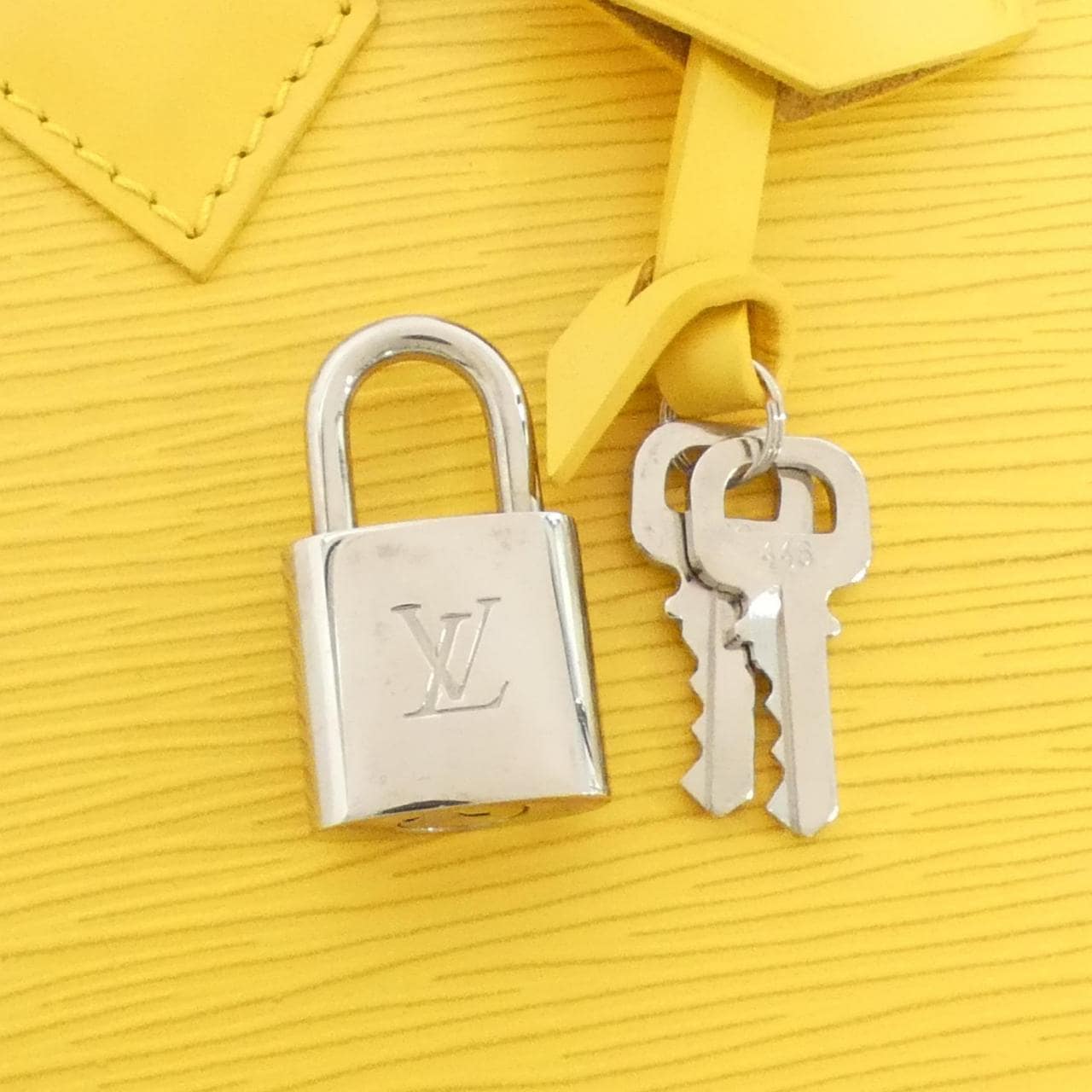 ルイヴィトン エピ アルマBB M40866 バッグ