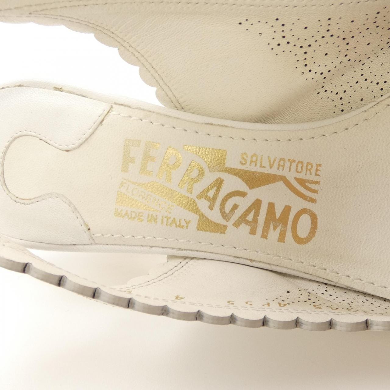 サルヴァトーレフェラガモ SALVATORE FERRAGAMO パンプス