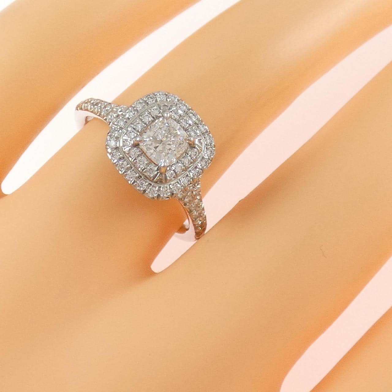 ティファニー ソレスト リング 0.45CT G VS2