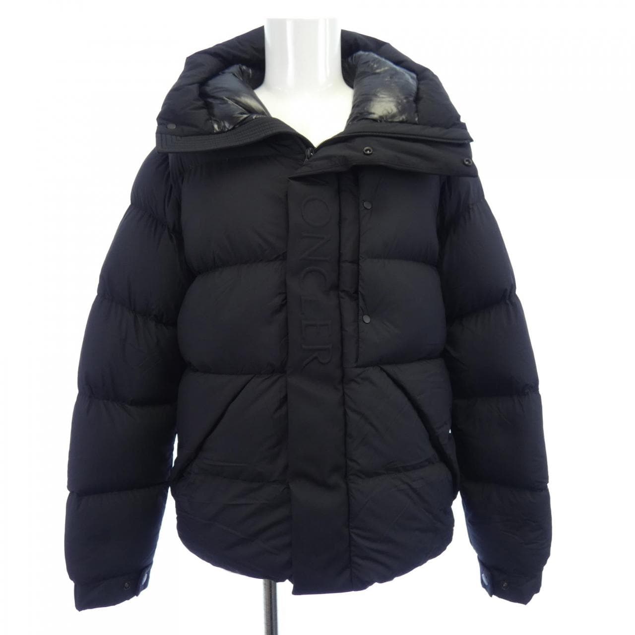 モンクレール MONCLER ダウンジャケット