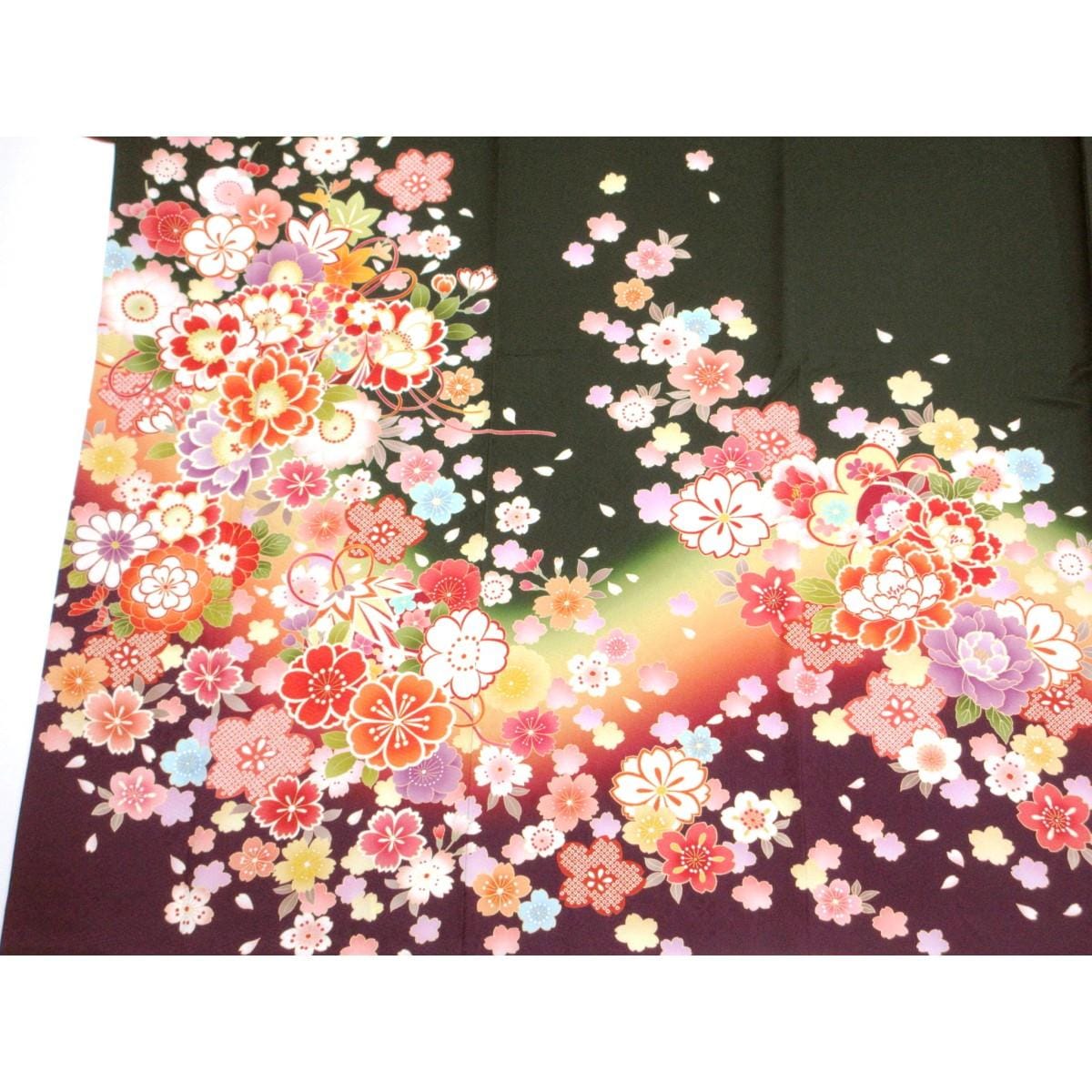 振袖　友禅加工刺繍入り　ボカシ染