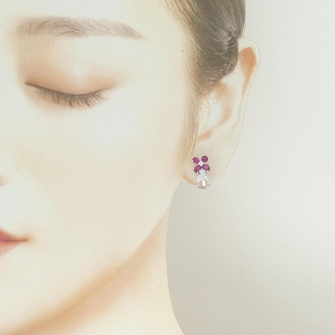 K14WG フラワー ルビー ピアス/イヤリング