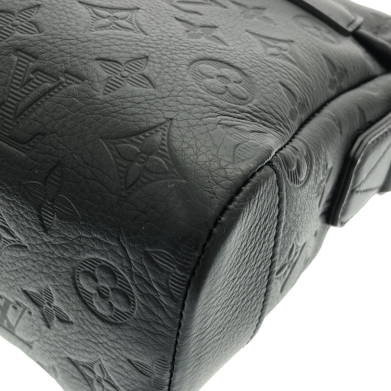 ルイヴィトン モノグラム シャドウ メッセンジャー ヴォワヤージュ PM M25121 ショルダーバッグ