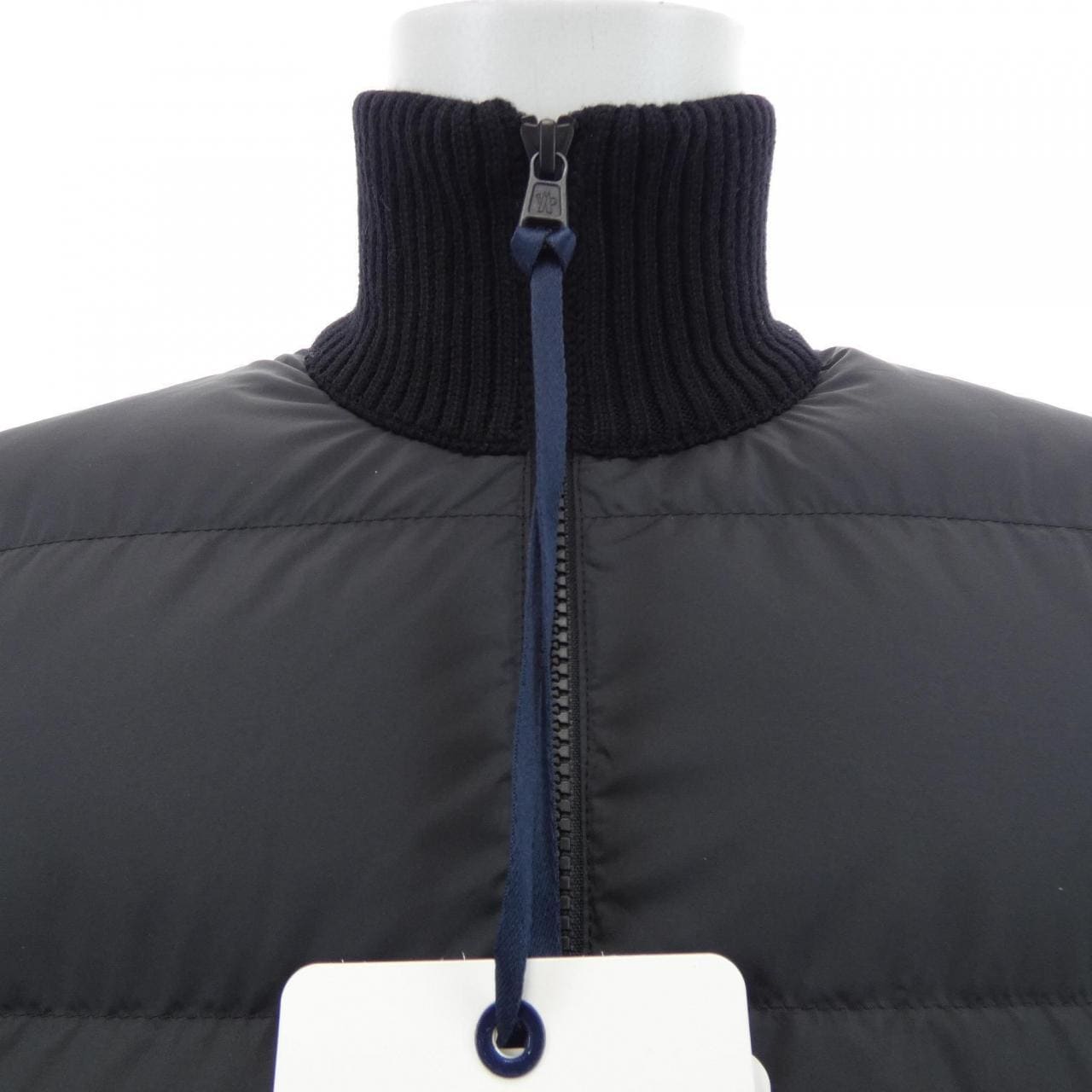 【新品】モンクレール MONCLER 20919B00027 M1131 ダウンジャケット