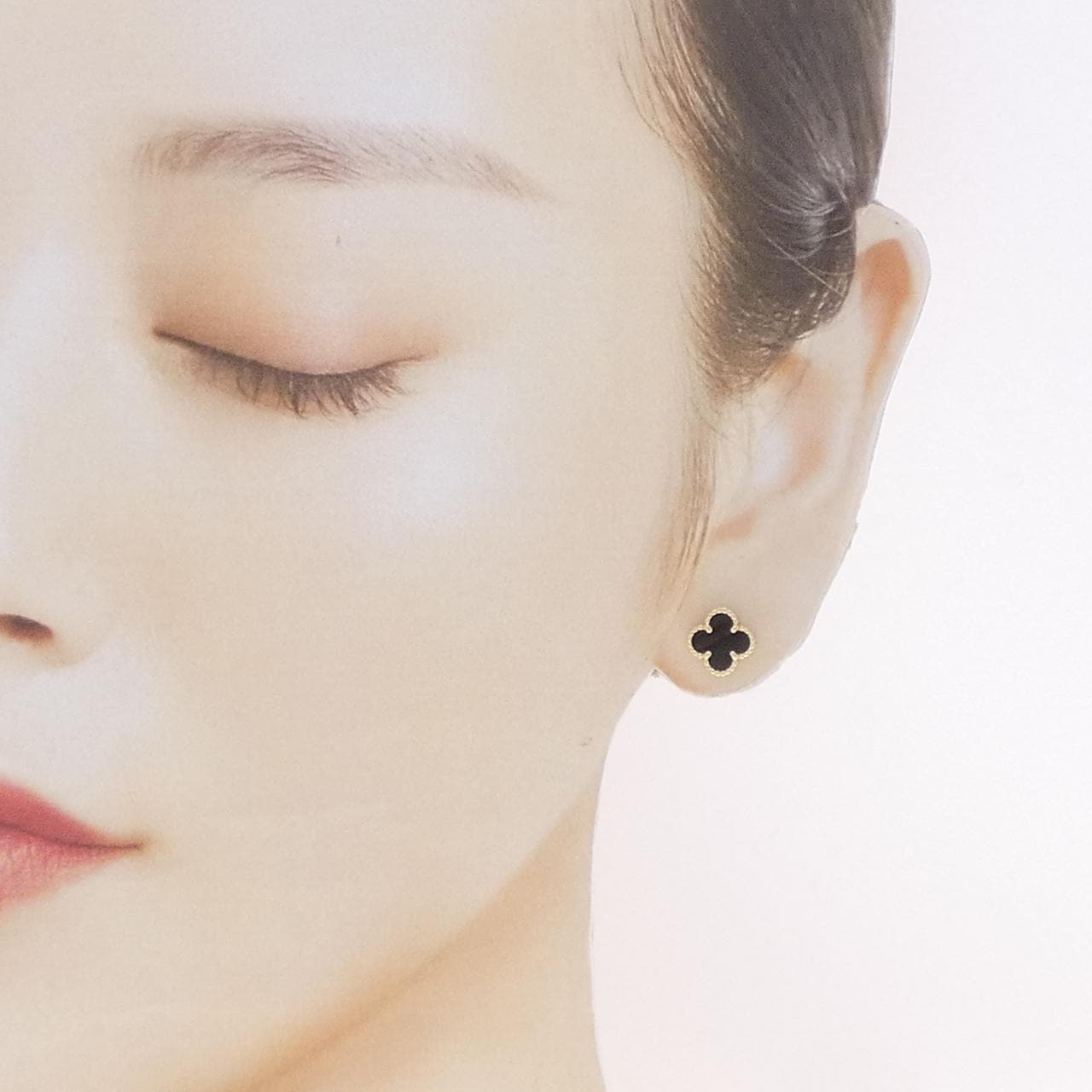 ヴァンクリーフ&アーペル スウィートアルハンブラ ピアス