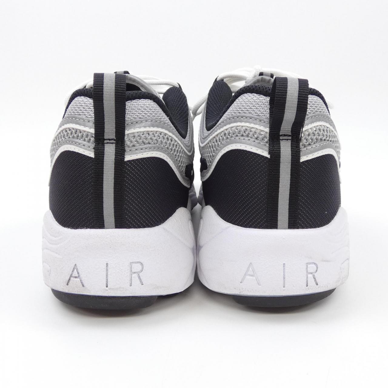 ナイキ NIKE スニーカー