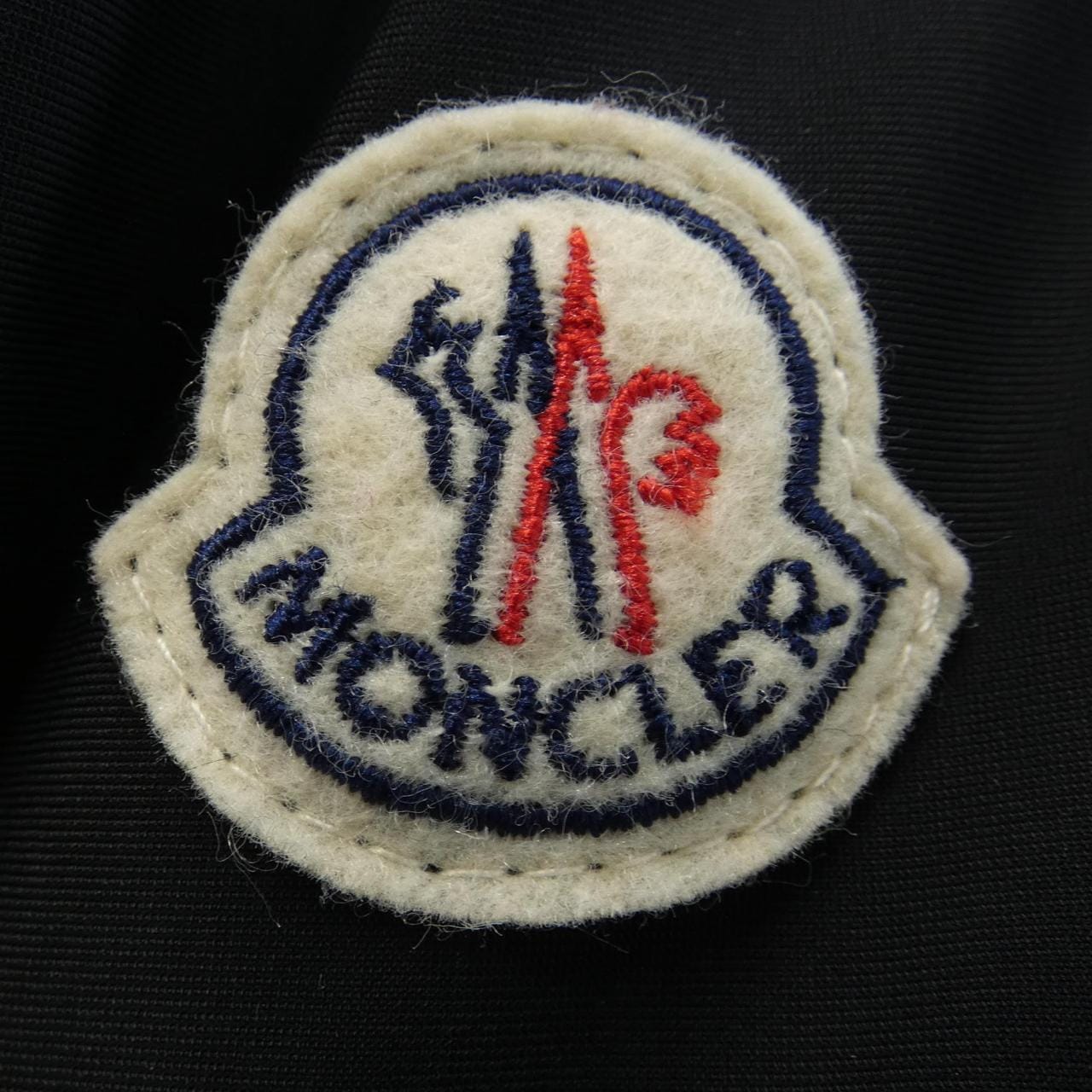 モンクレール MONCLER ダウンジャケット