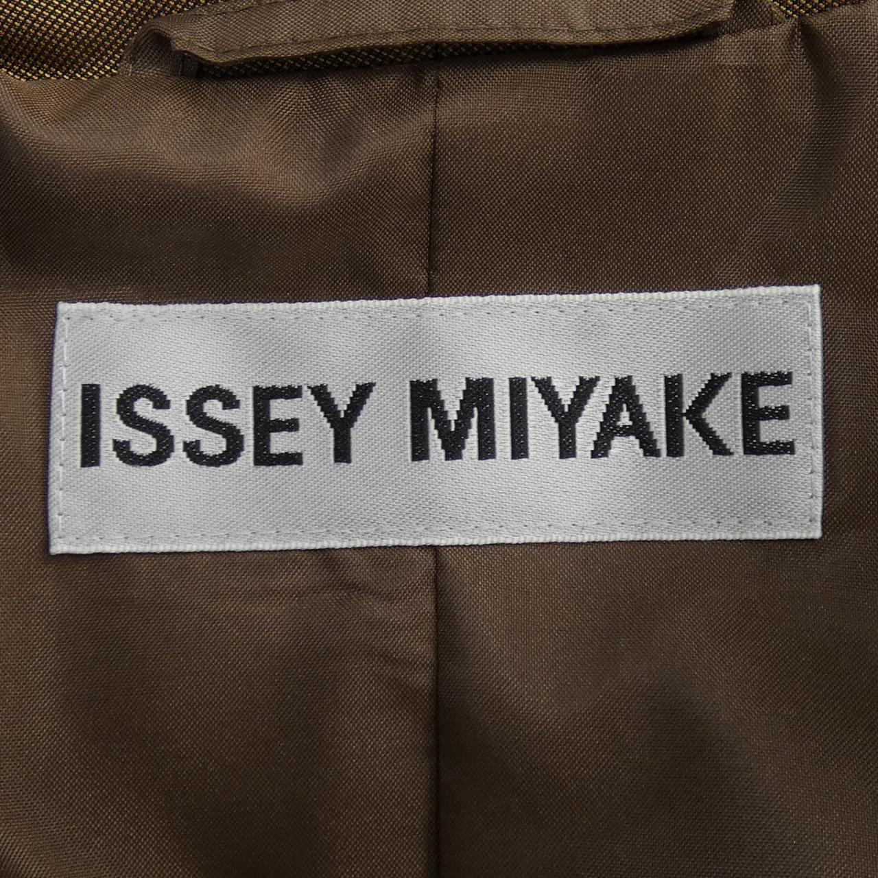 ISSEY MIYAKE夹克