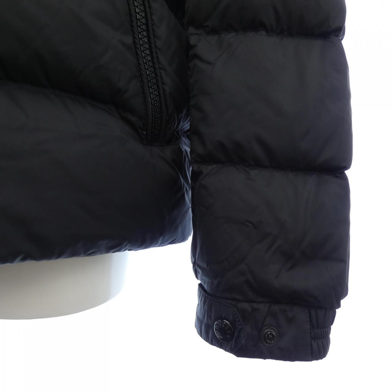 モンクレール MONCLER ダウンジャケット
