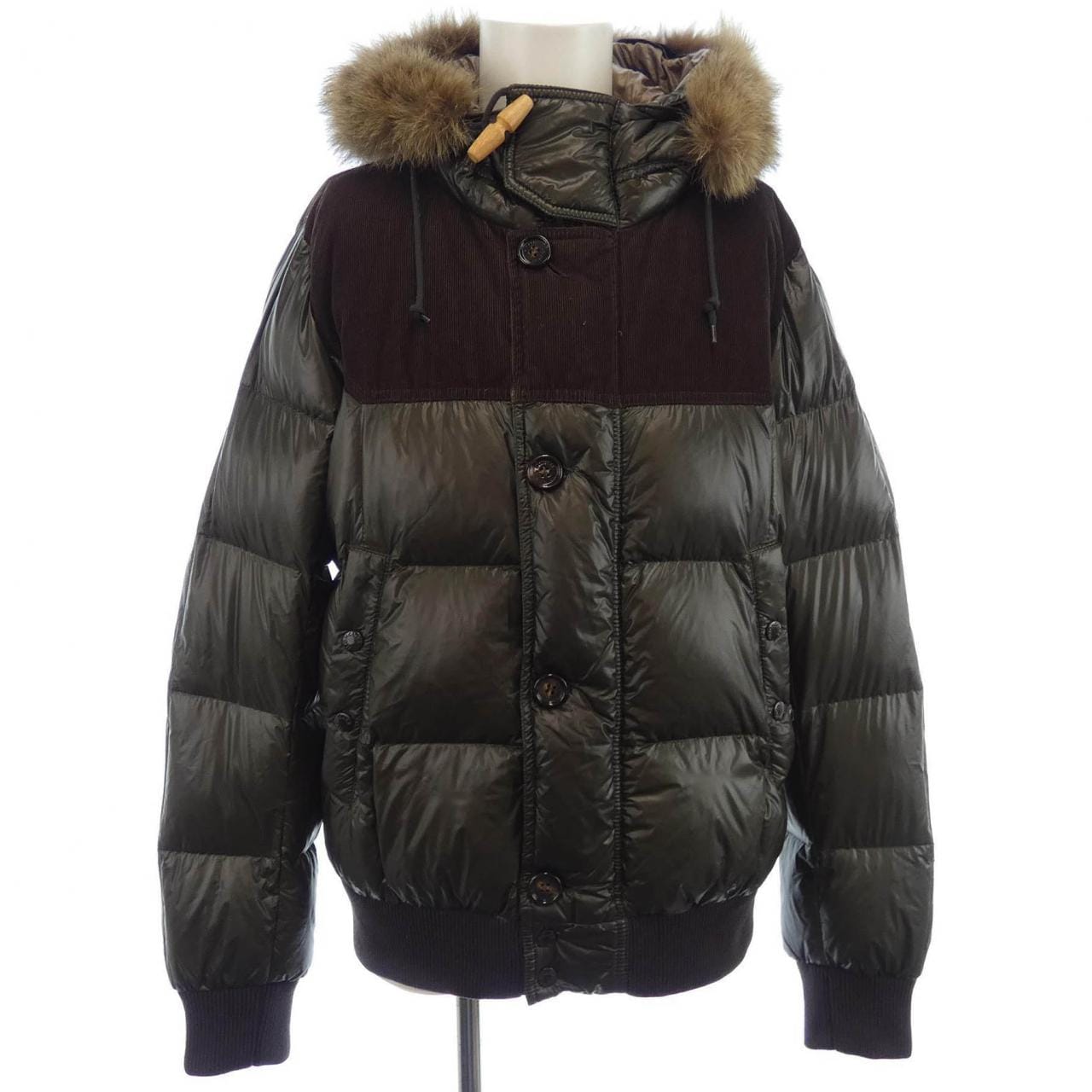 モンクレール MONCLER ダウンジャケット