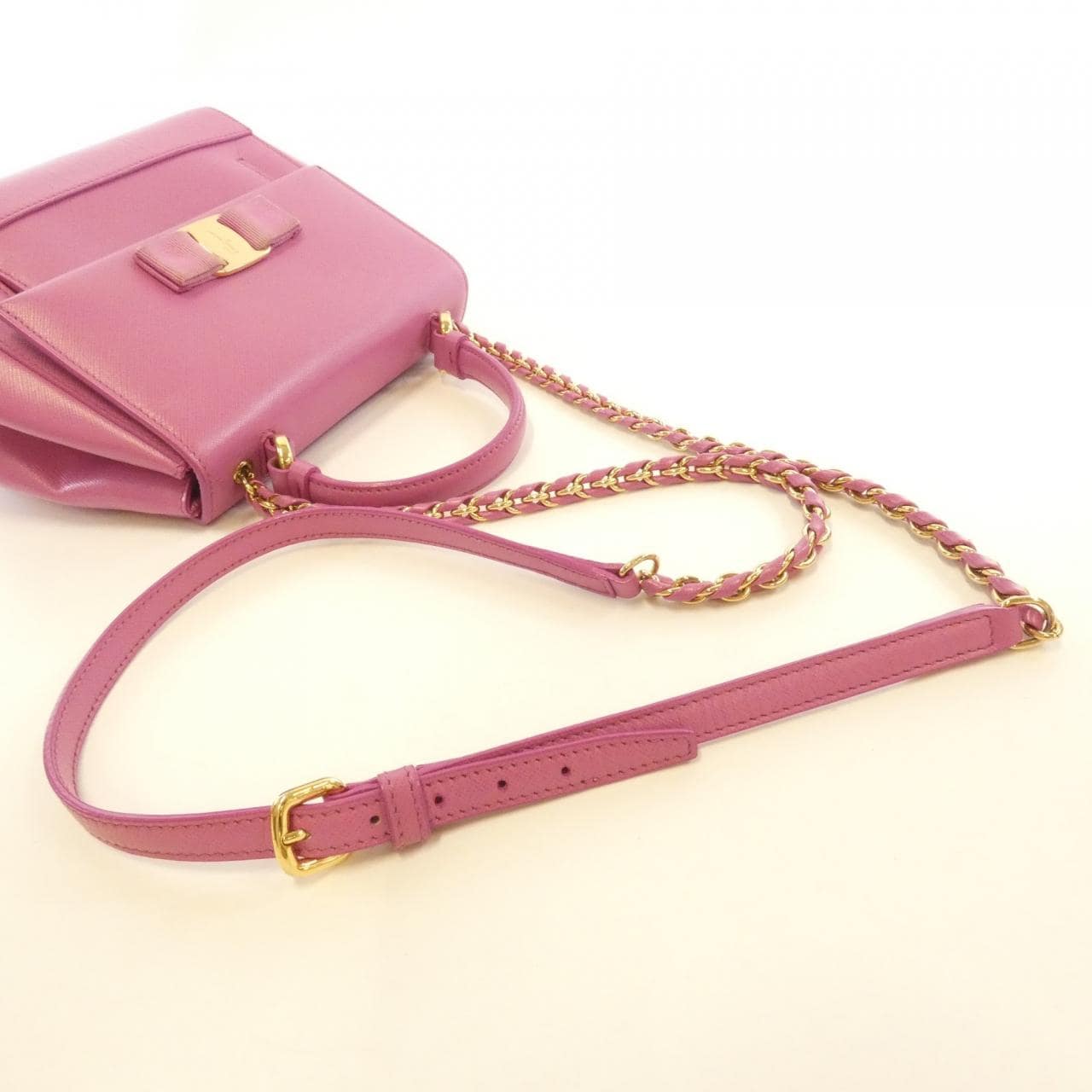 サルヴァトーレフェラガモ キャリー 21 F570 バッグ