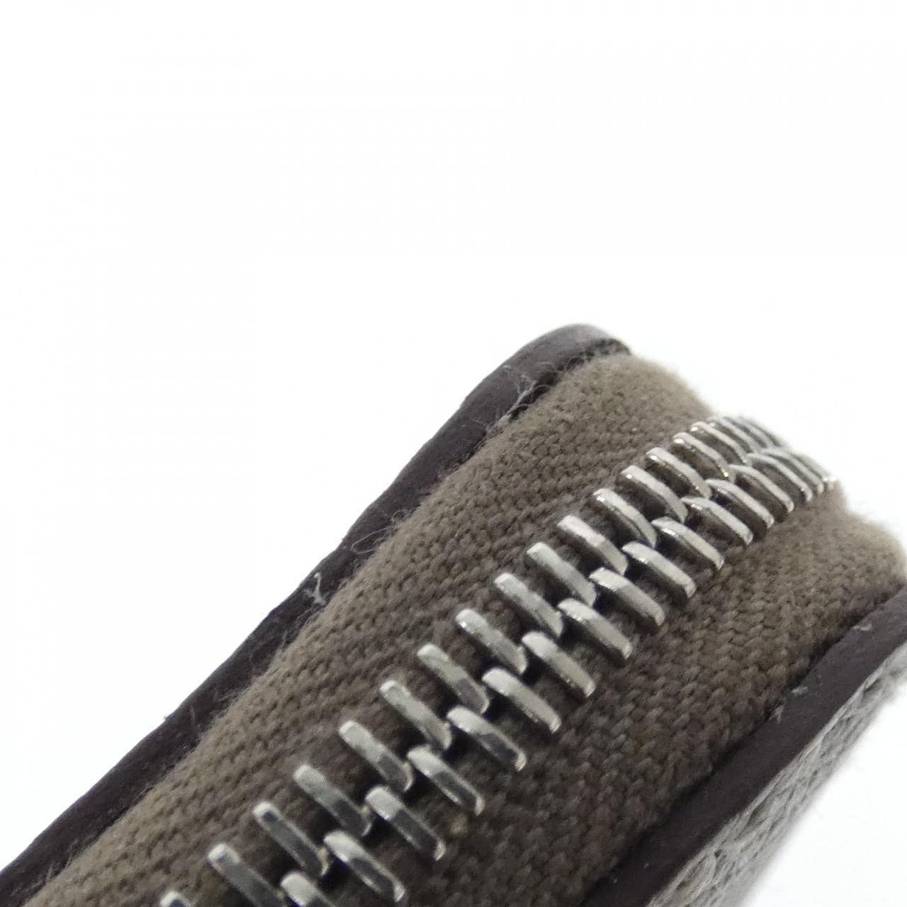 エルメス DELLA CAVALLERIA FAVOLOSA シルク イン ポルト モネ 083345CK コインケース