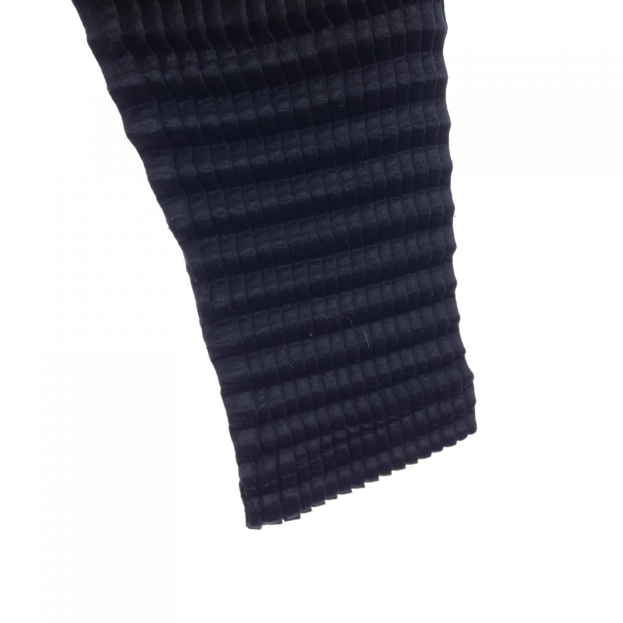 イッセイミヤケ ISSEY MIYAKE IM43FO108 カーディガン