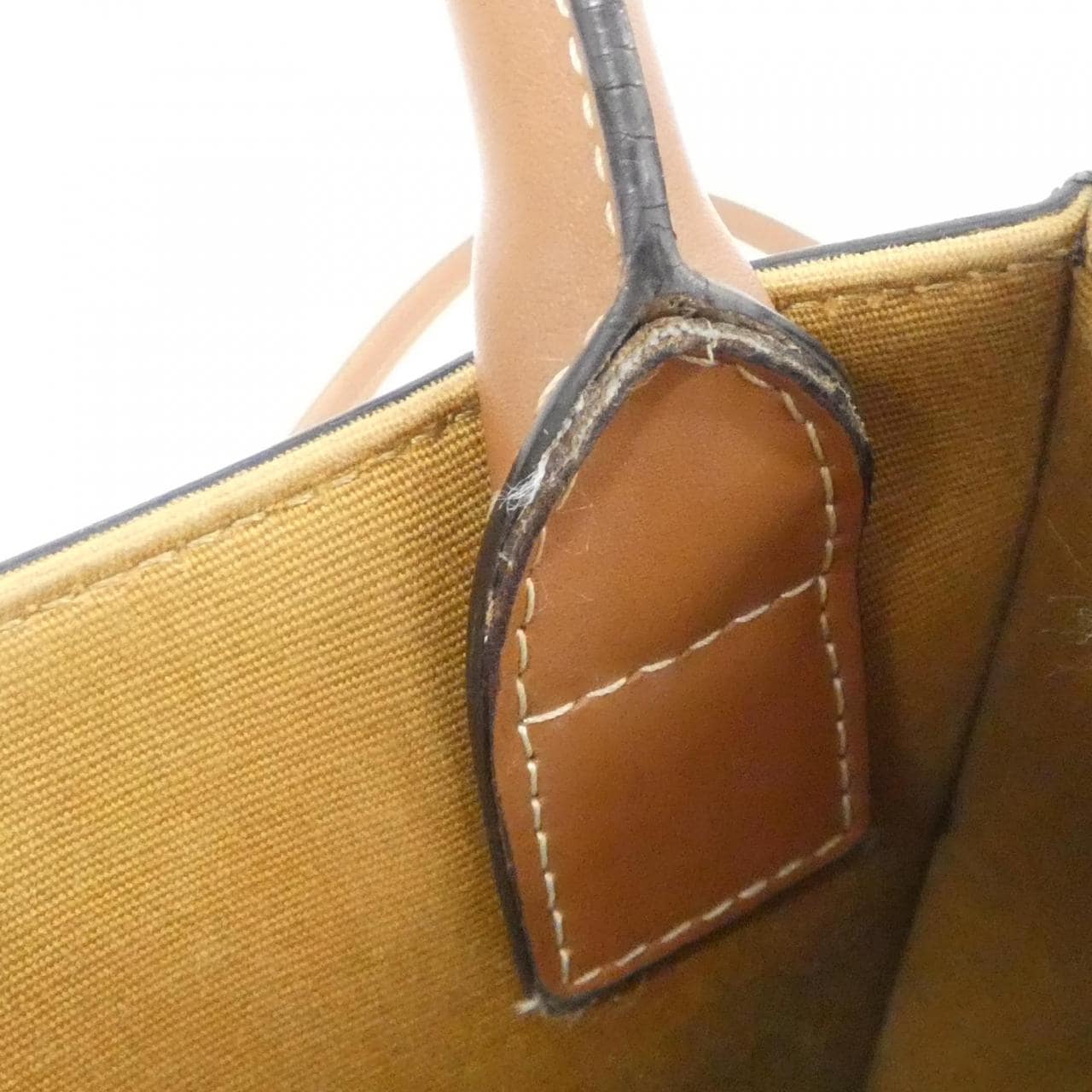 セリーヌ ミニ バーティカル カバ 194372BZK バッグ