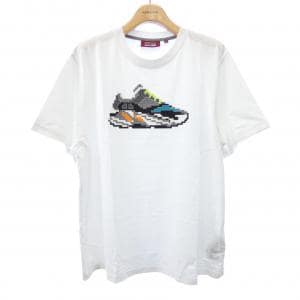 MonstlyHeardRarely Tシャツ