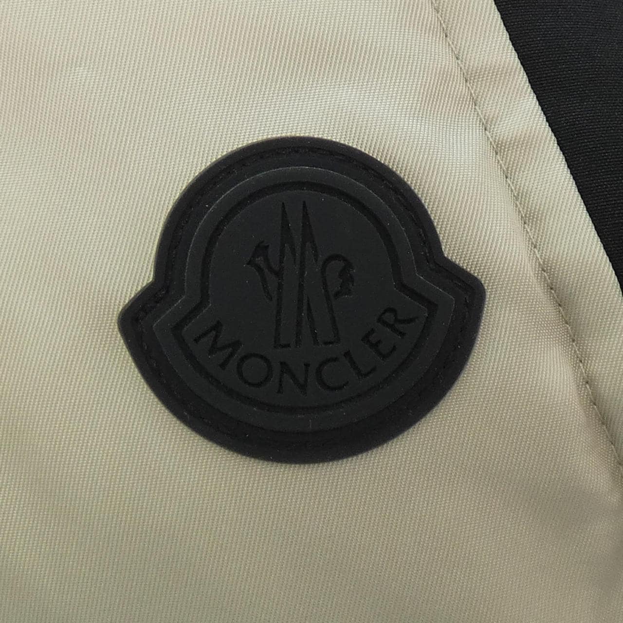 モンクレール MONCLER ダウンジャケット