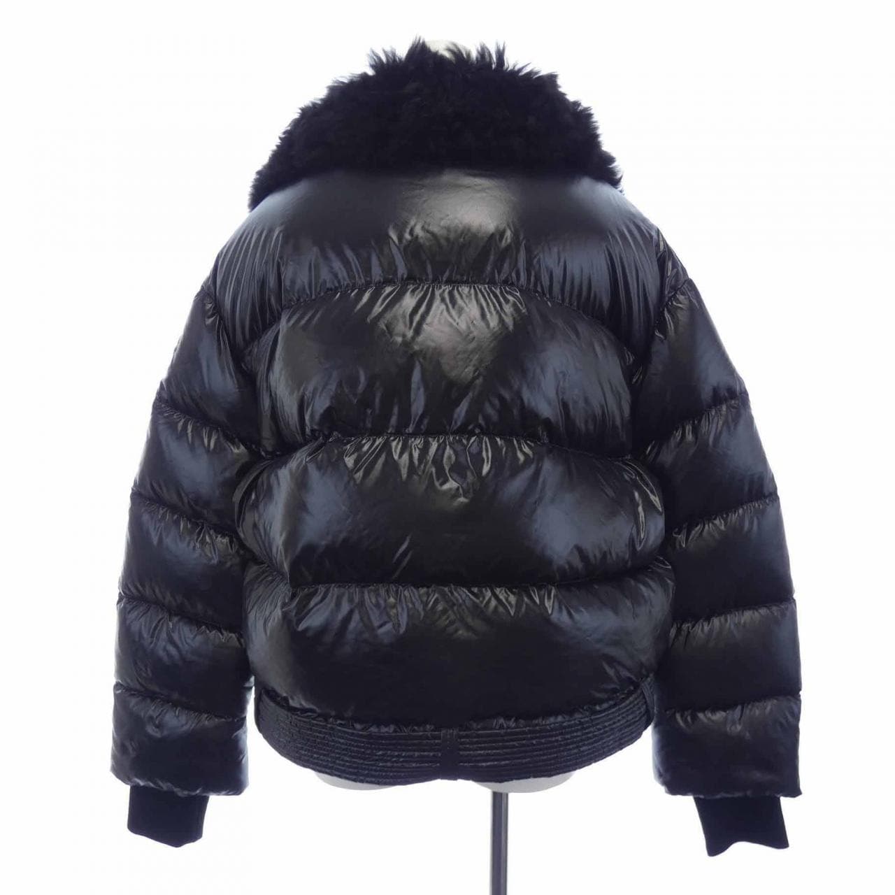モンクレール MONCLER ダウンジャケット