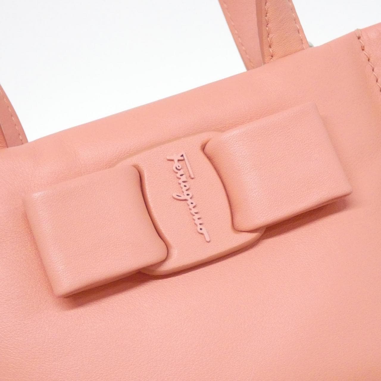 【新品】サルヴァトーレフェラガモ 21 2988 バッグ