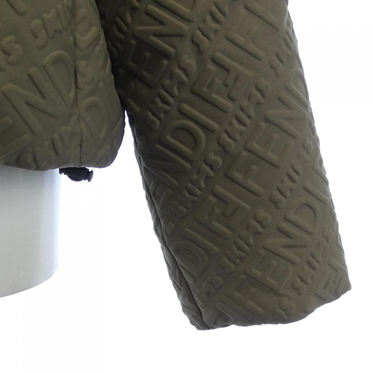 フェンディ FENDI FAN068 AGNR ダウンジャケット