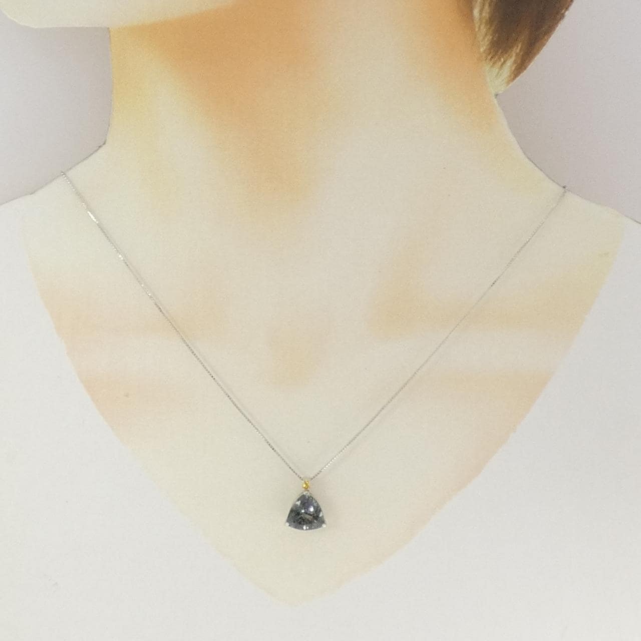 K18WG ゾイサイト ネックレス 3.86CT