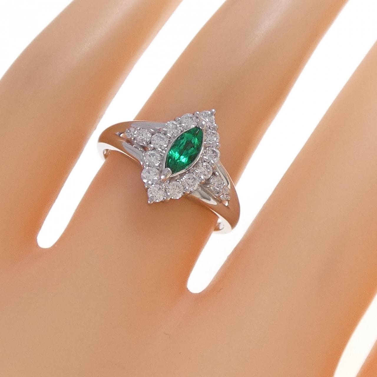 PT900 エメラルド リング 0.21CT