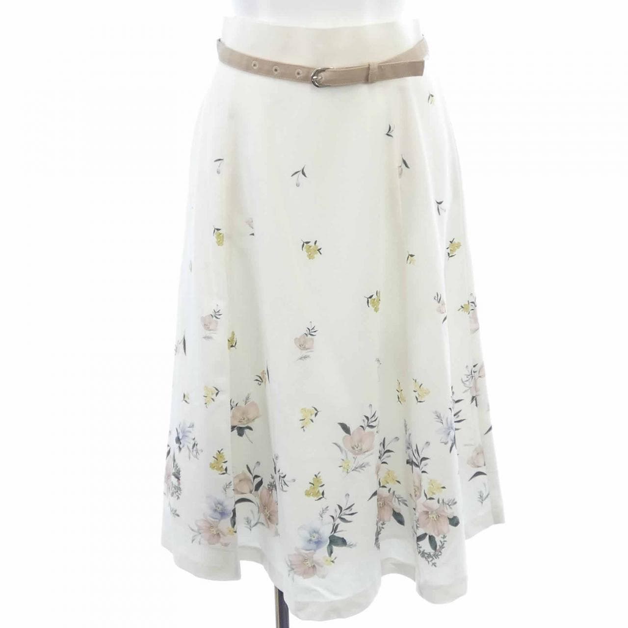 レッセパッセ LAISSE PASSE スカート