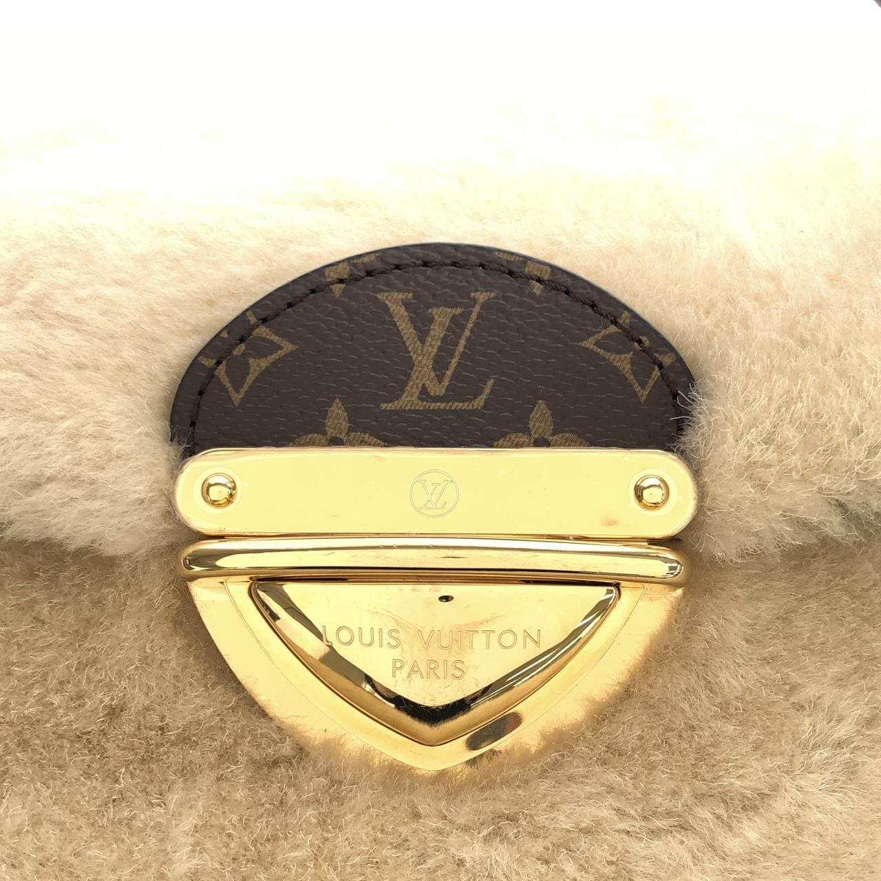 LOUIS VUITTON Cozy Glam (LV SKI) Sunset M12097 Shoulder Bag