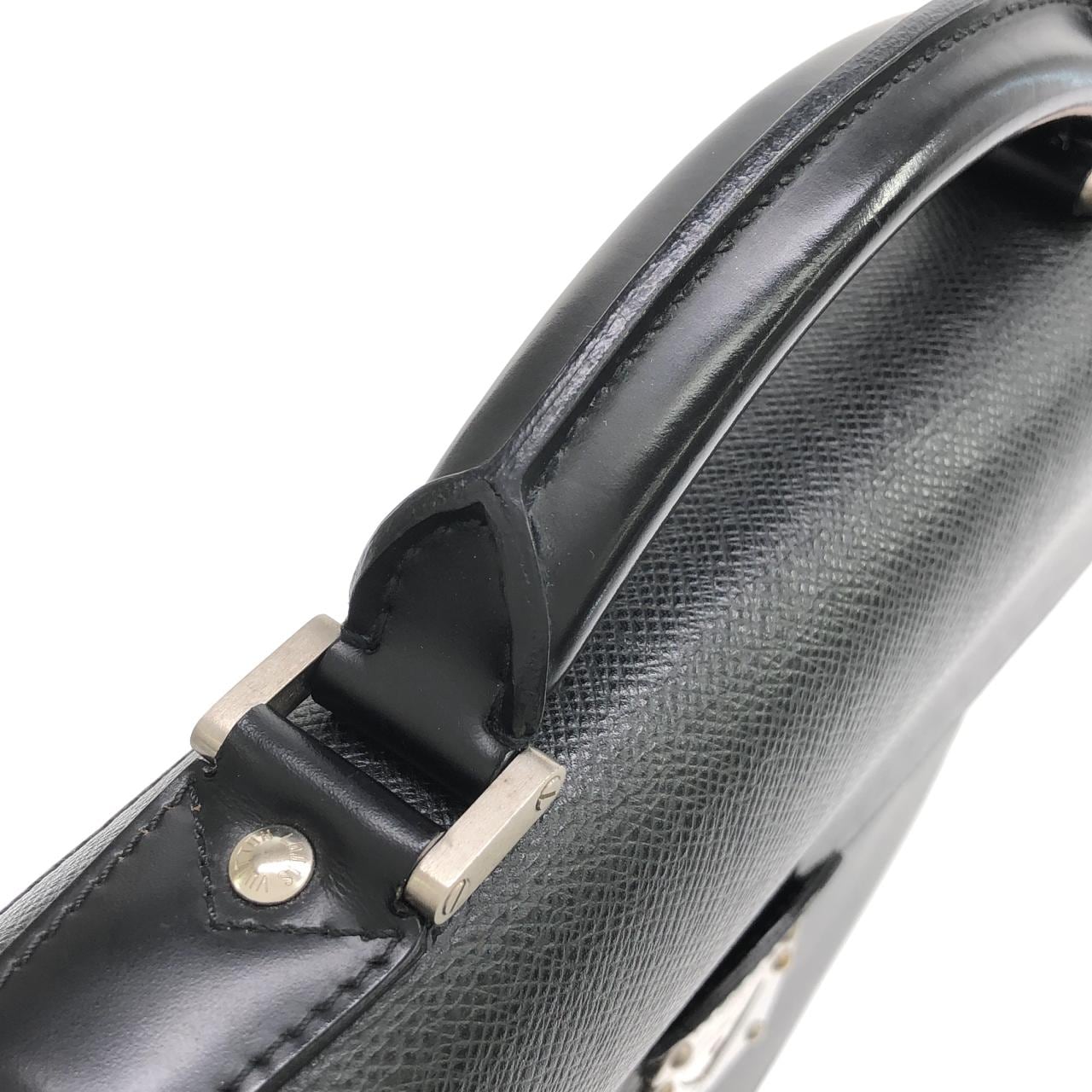 ルイヴィトン タイガ ラギート M31092 バッグ