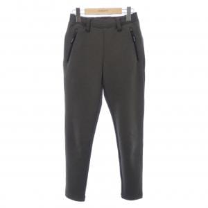 アクアスキュータム Aquascutum パンツ