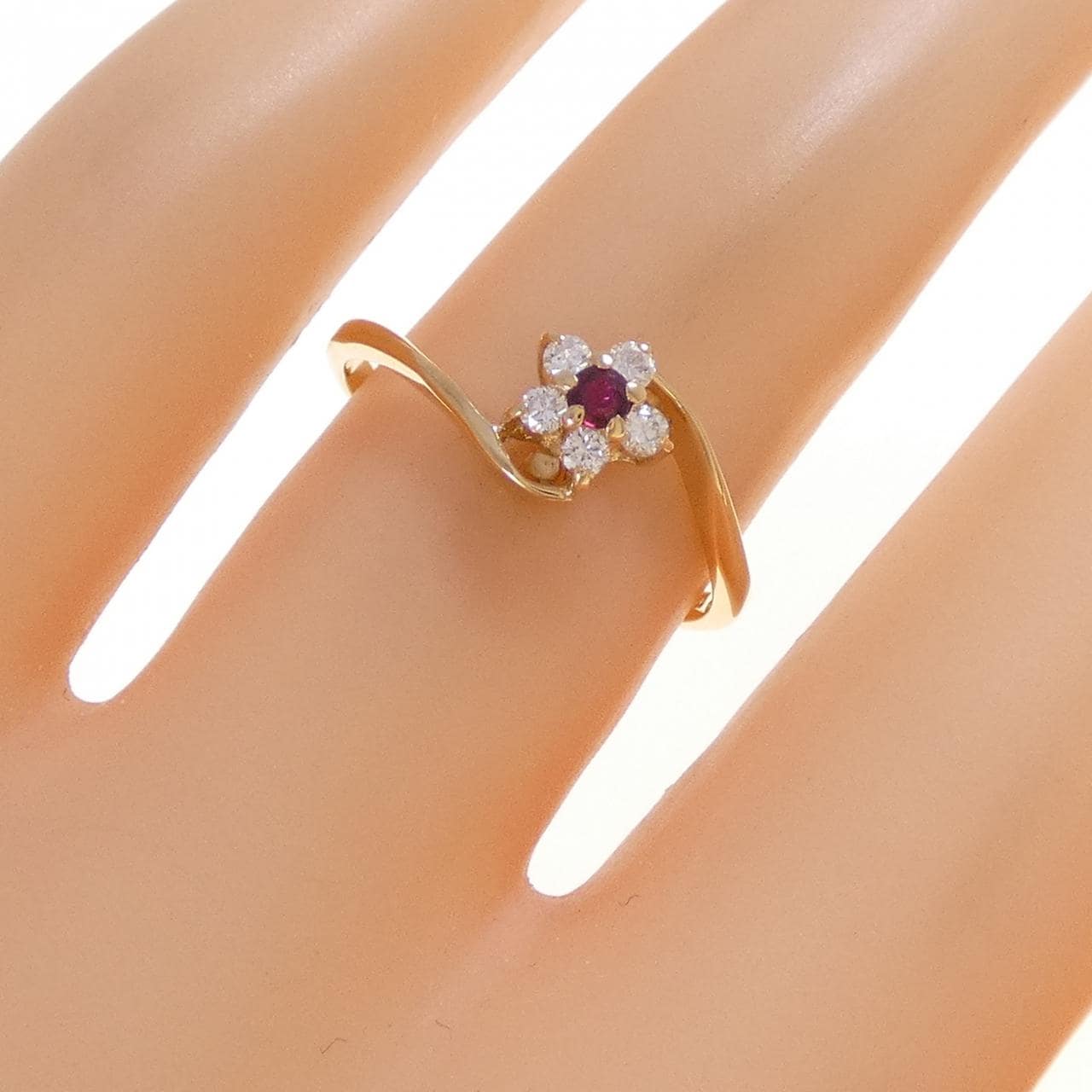 K18YG フラワー ルビー リング