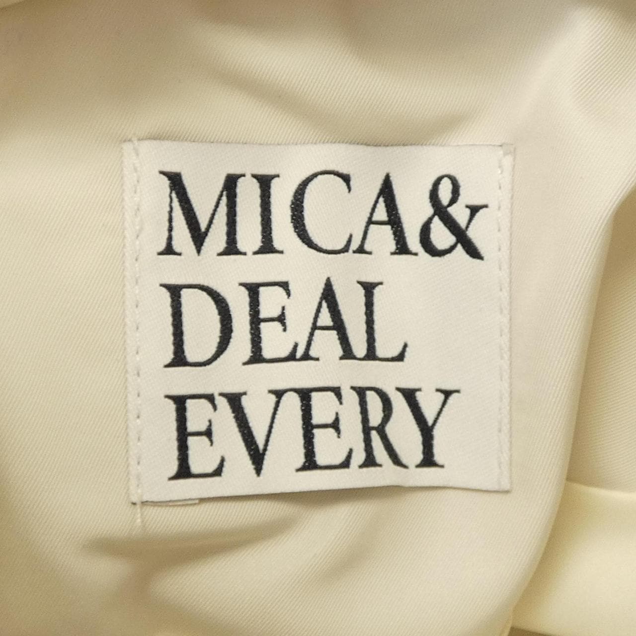 MICA&DEAL ジャケット