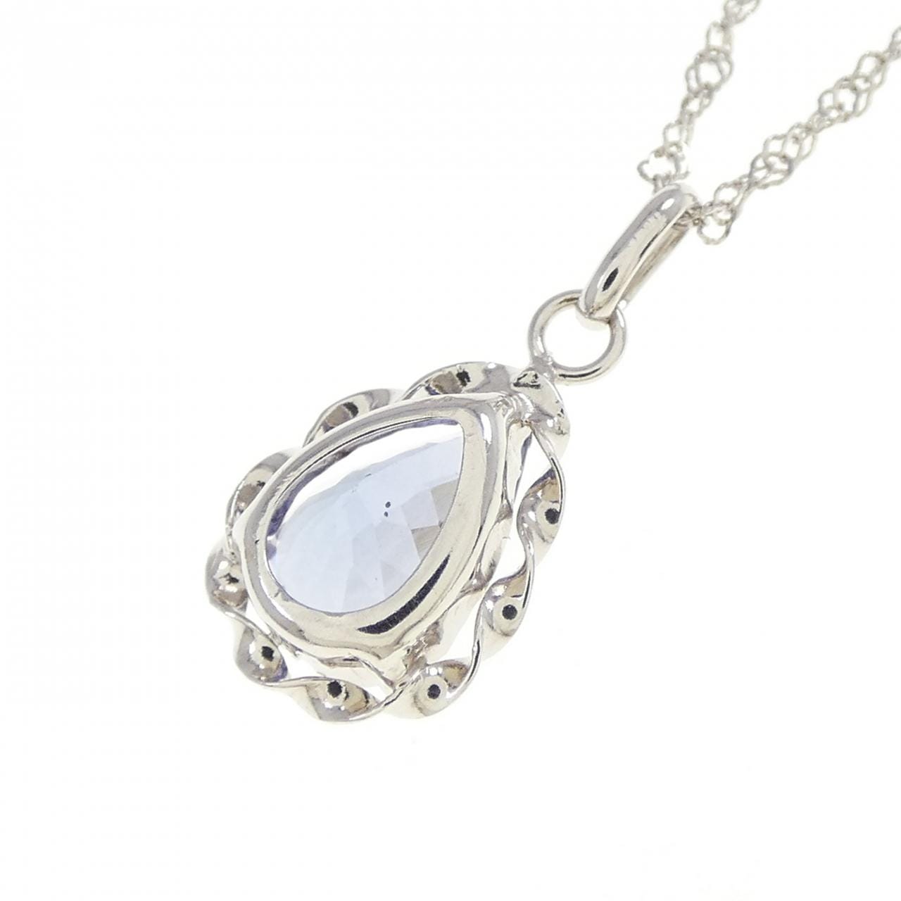 K18WG Tanzanite necklace
