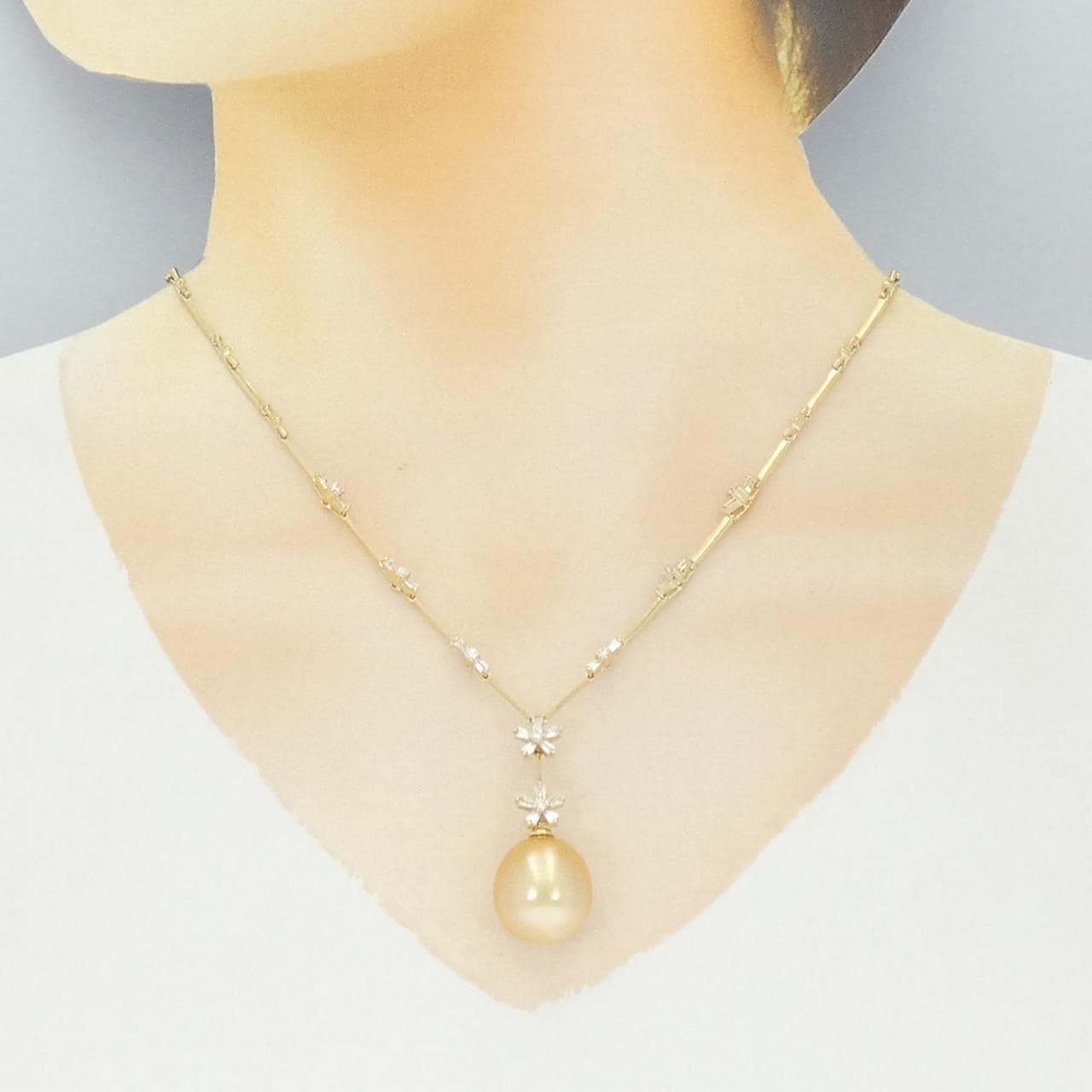 K18YG フラワー 白蝶パール ネックレス 15.4mm