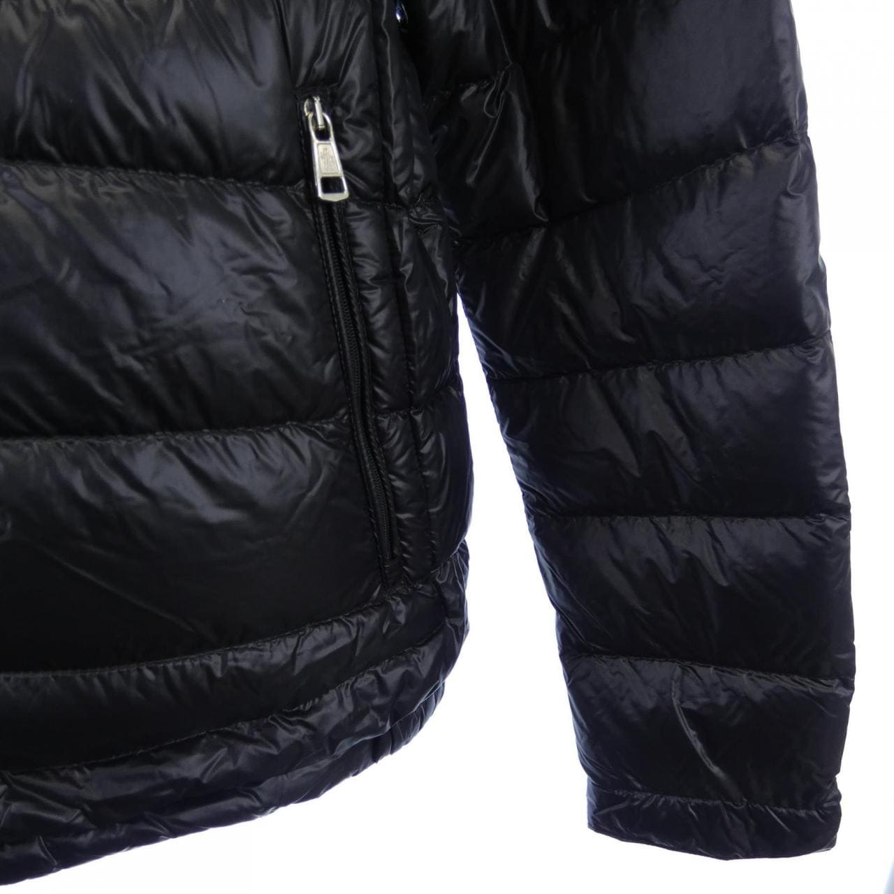 モンクレール MONCLER ダウンジャケット