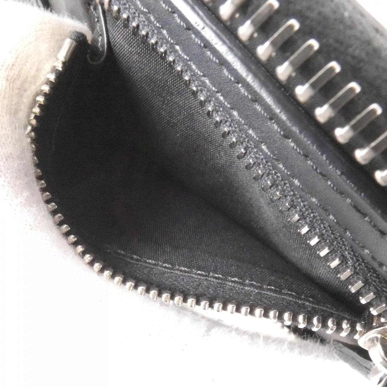 ヴァレンティノガラヴァーニ TY2POP90LVN 財布