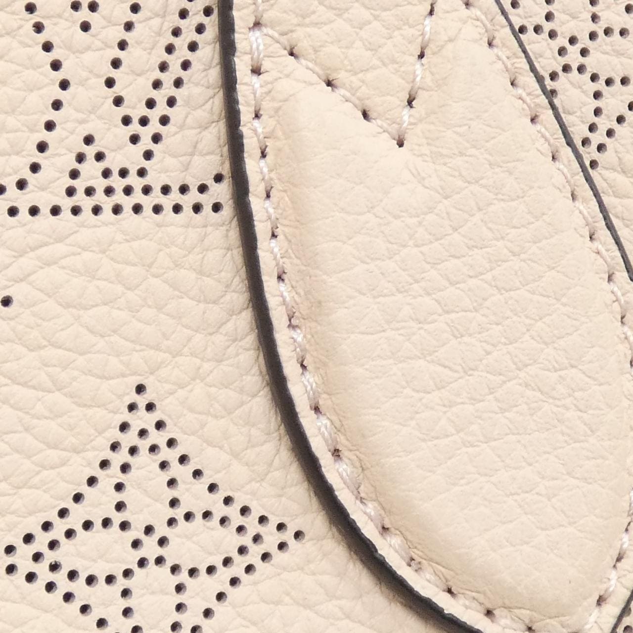 ルイヴィトン マヒナ ブロッサム PM M23196 バッグ