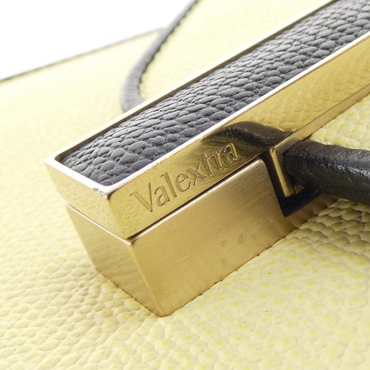 ヴァレクストラ VALEXTRA イジィデ ISIDE BAG