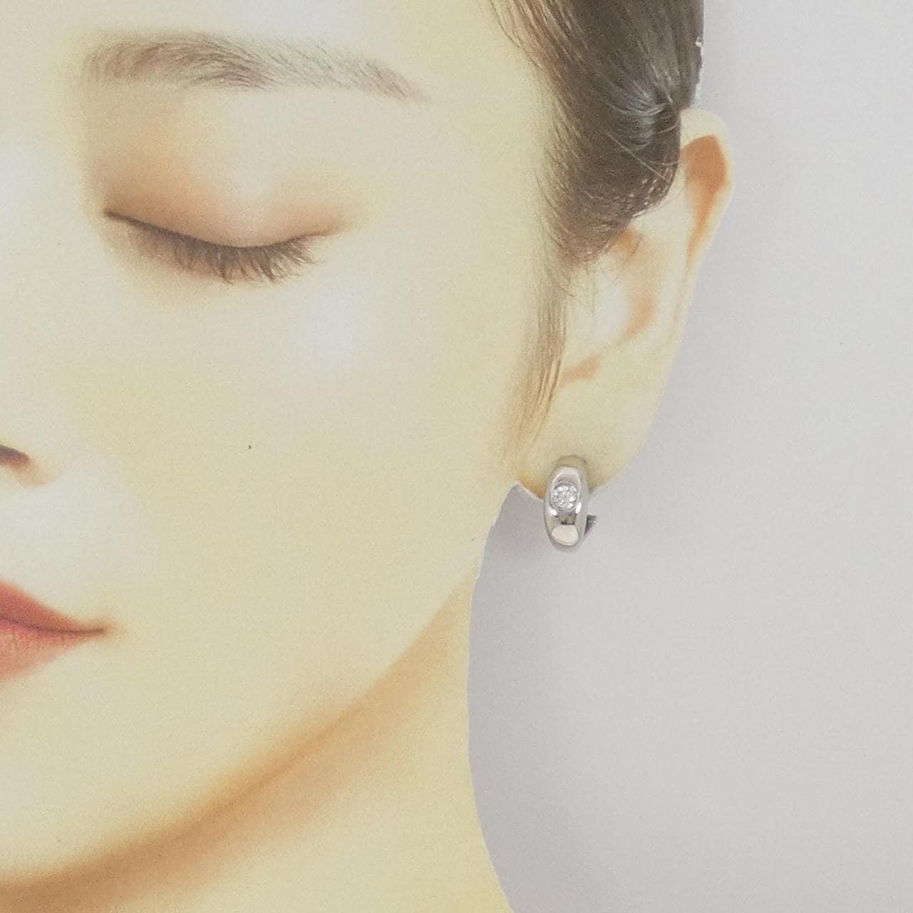 K18WG ダイヤモンド ピアス 0.67CT