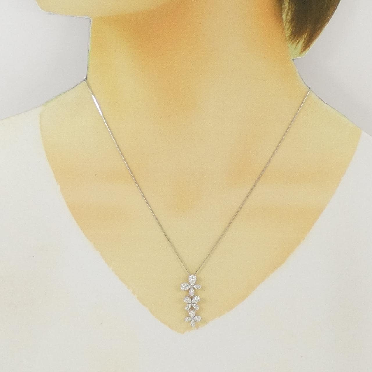 K18WG フラワー パヴェ ダイヤモンド ネックレス 0.48CT