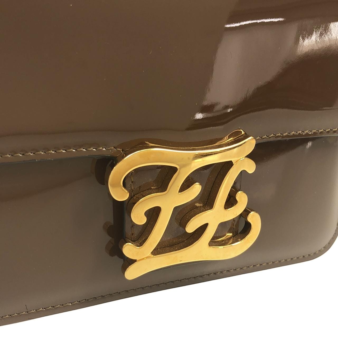 フェンディ KARLIGRAPHY 8BT317 A5AU ショルダーバッグ