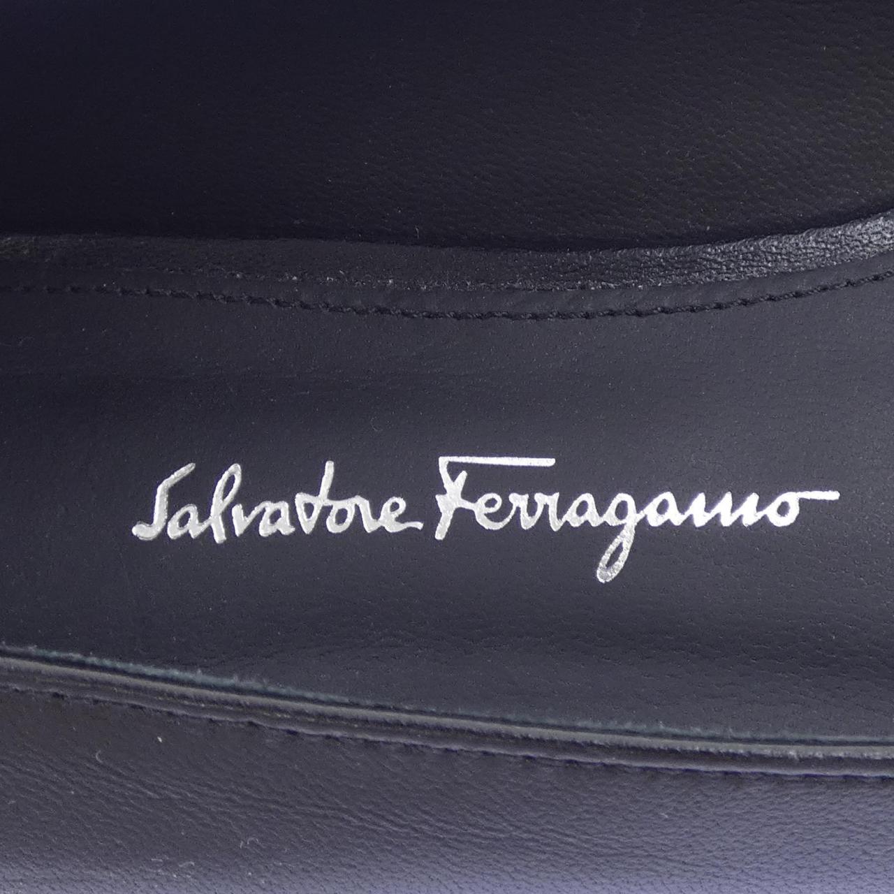 サルヴァトーレフェラガモ SALVATORE FERRAGAMO フラットシューズ