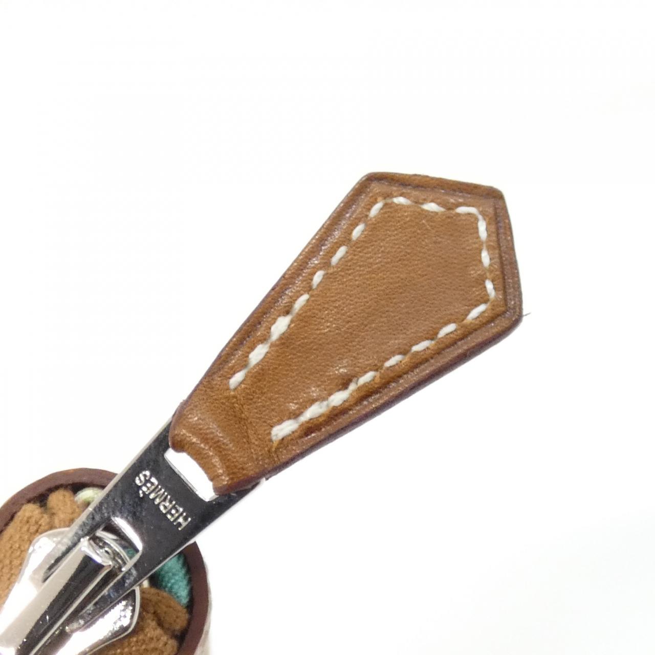 エルメス EN LIBERTE シルク イン コンパクト 084266CK 財布