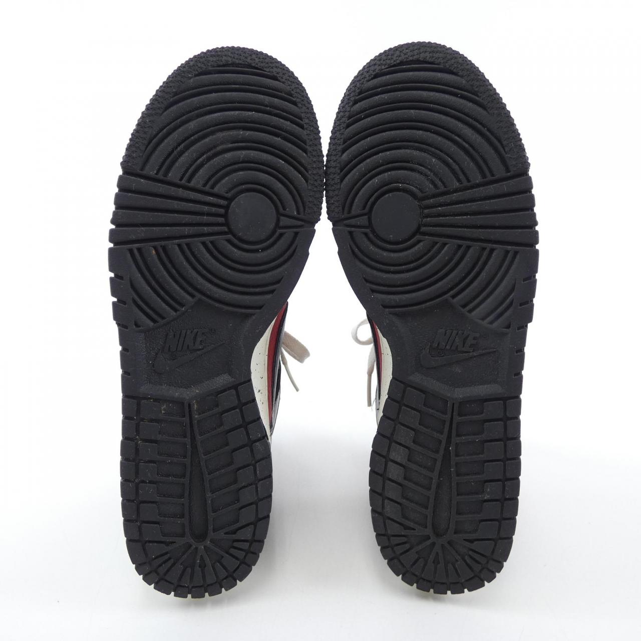 ナイキ NIKE スニーカー