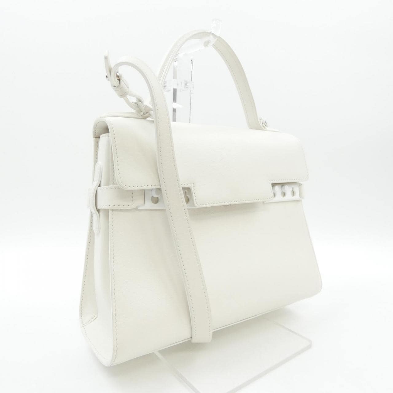 德爾沃DELVAUX